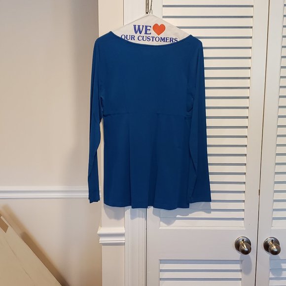 Top - Picture 2 of 3